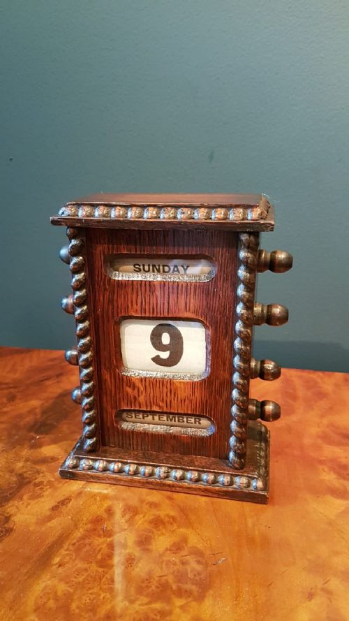 Victorian Solid Oak Perpetual Desk Calendar