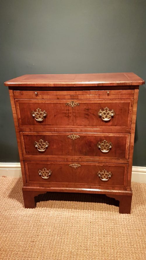 Edwardian Walnut Bachelors Chest