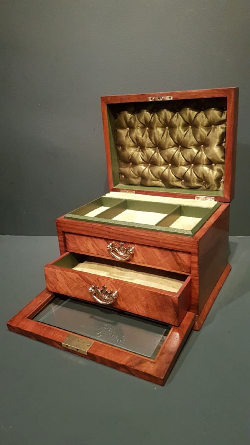 Immaculate Victorian Walnut Jewellery Box