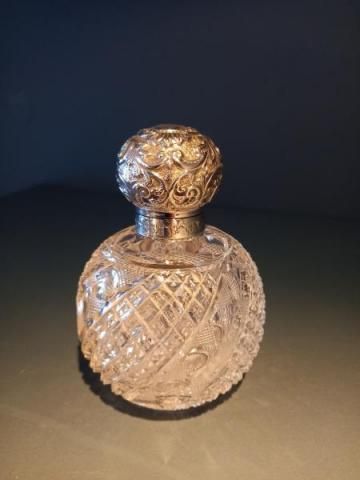 Antique Silver & Crystal Cut Glass Scent Bottle