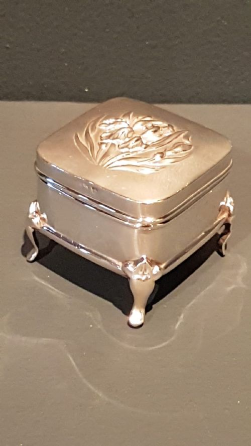 Edwardian Silver Iris Design Ring Box