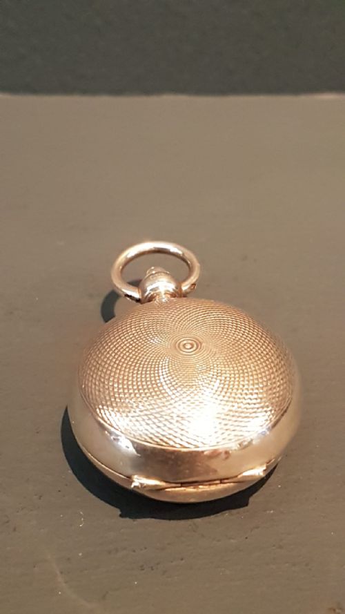 Edwardian Engine Turned Silver Sovereign Case