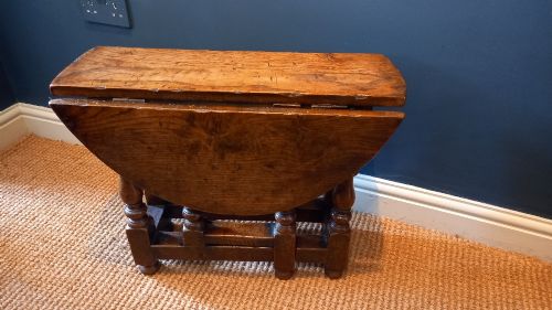 Small George III Period Oak Drop Leaf Occasional Table