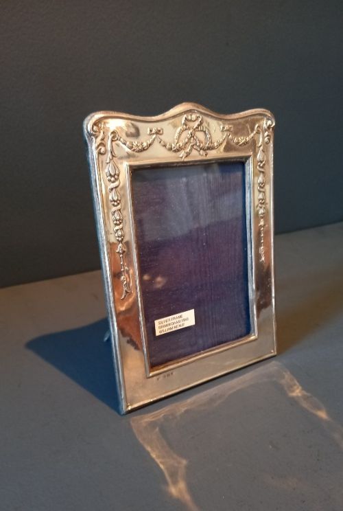 Edwardian Silver Garland Decor Photo Frame
