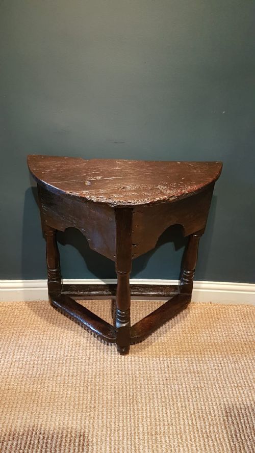 Small Proportioned Early Oak Side Table
