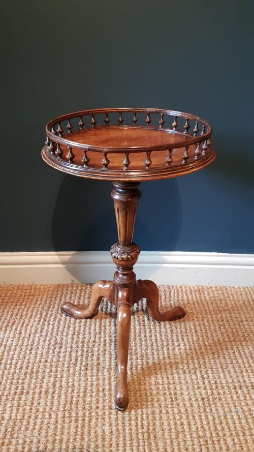 Quality Edwardian Mahogany Wine Table