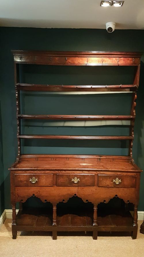 Small George II Oak Open Pot Board Dresser and Rack