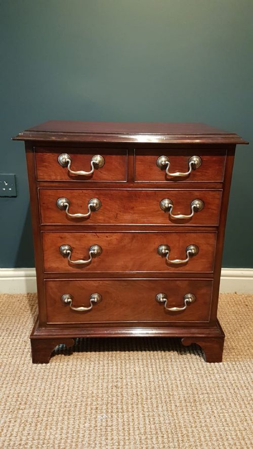 Small George III Mahogany Chest of Drawers