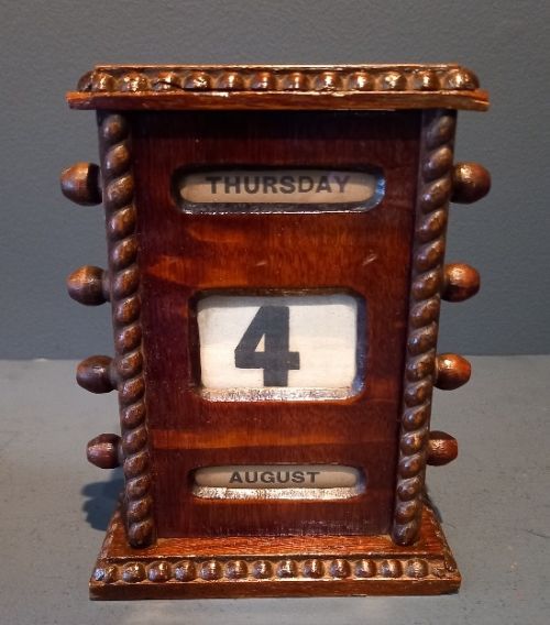 Small Antique Polished Oak Beaded Desk Calendar