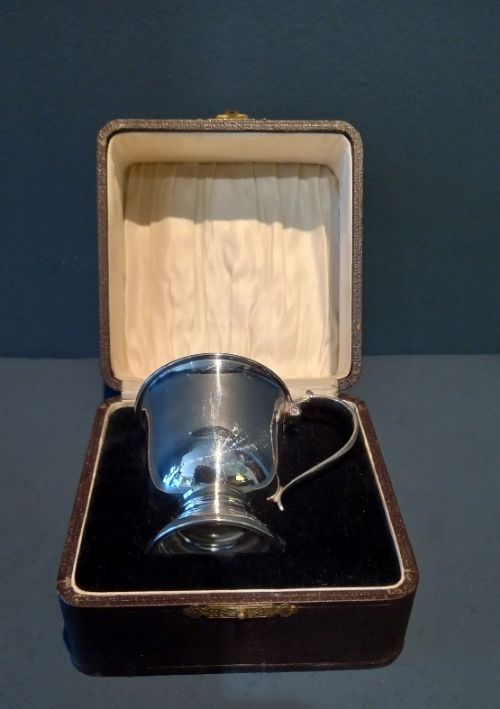 George V Period Silver Christening Mug in Presentation Case