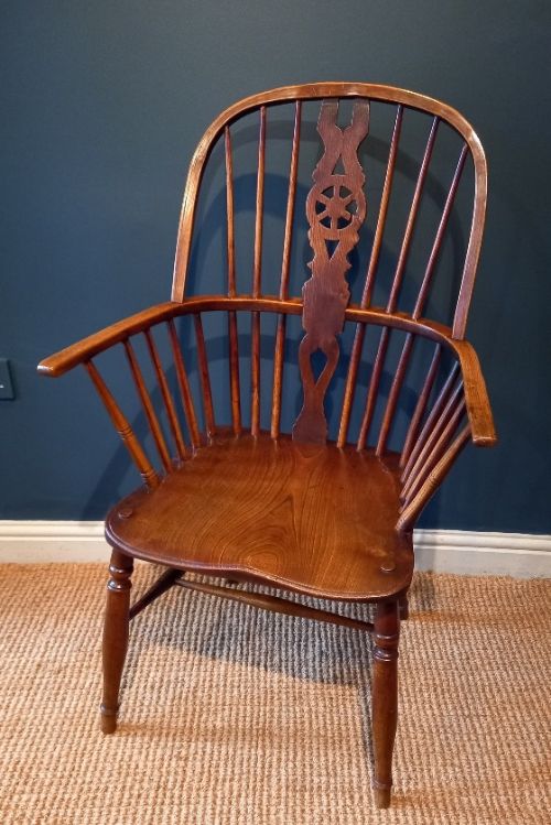 Early Victorian Ash & Elm Comb Back Windsor Armchair