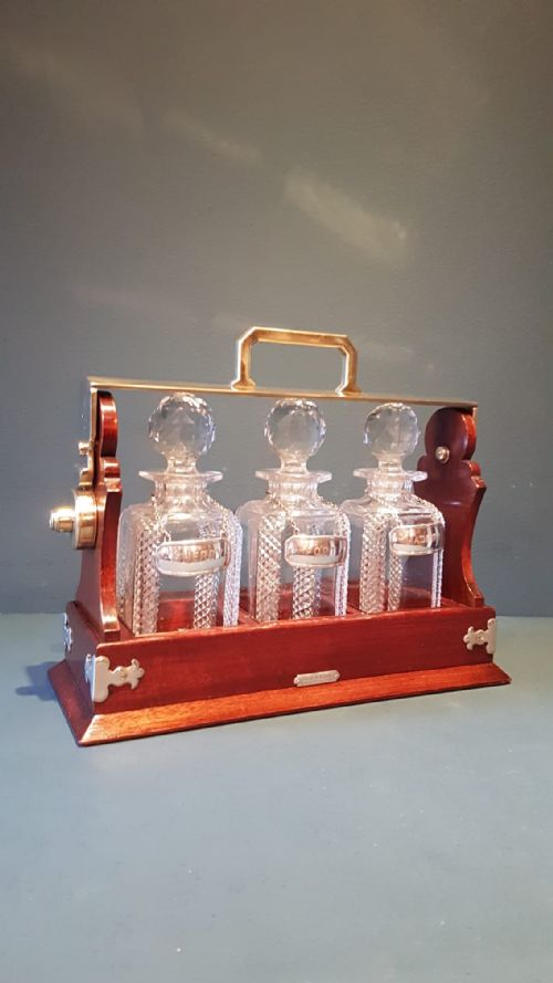 Immaculate Victorian Mahogany 3 Bottle Tantalus