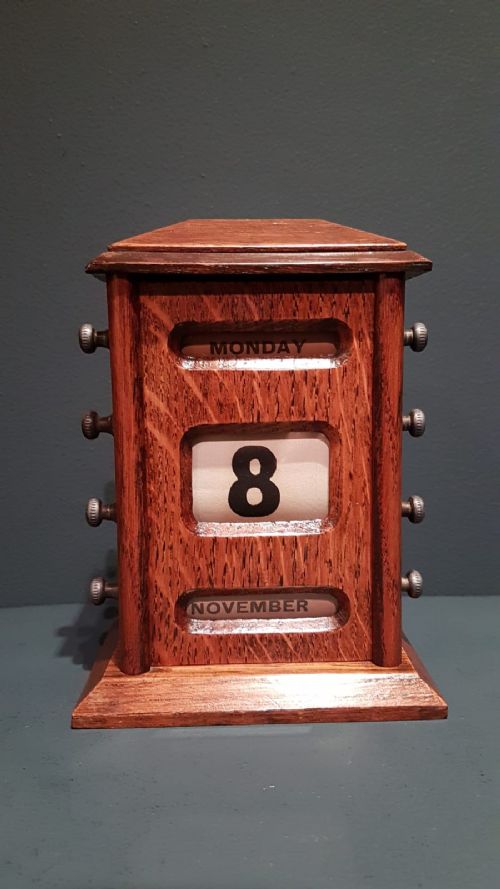 Edwardian Oak Perpetual Desk Calendar