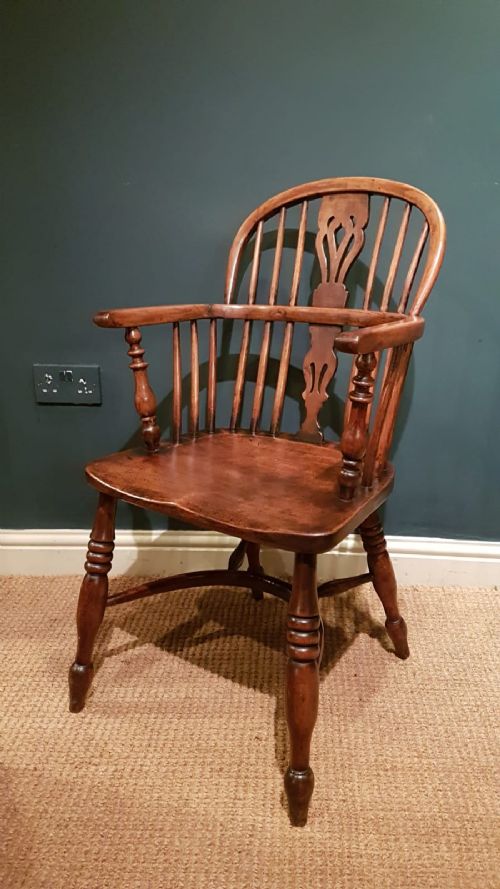 Early Victorian Yew Wood Windsor Chair