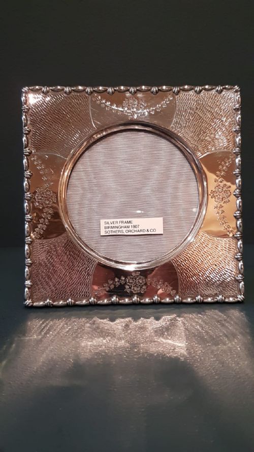 Fine Quality Edwardian Silver Engraved Photo Frame