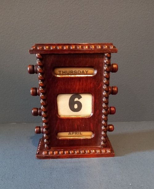 Small Edwardian Solid Oak Perpetual Desk Calendar