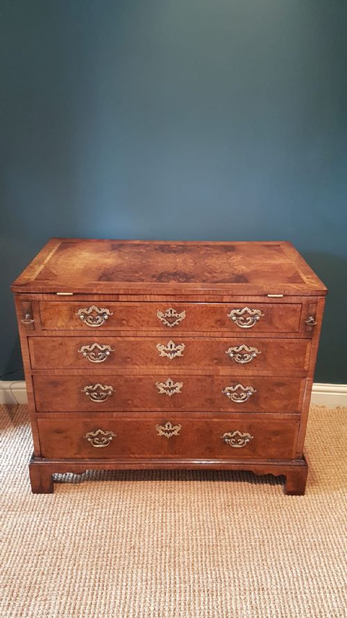 Fine Quality George III Bachelor's Chest