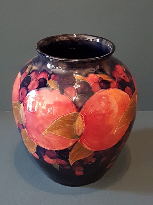 Superb Moorcroft Pomegranate Vase