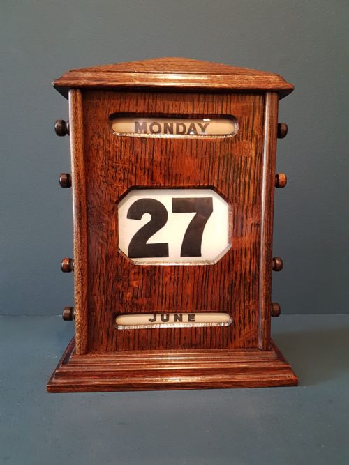 Large Edwardian Oak Perpetual Desk Calendar