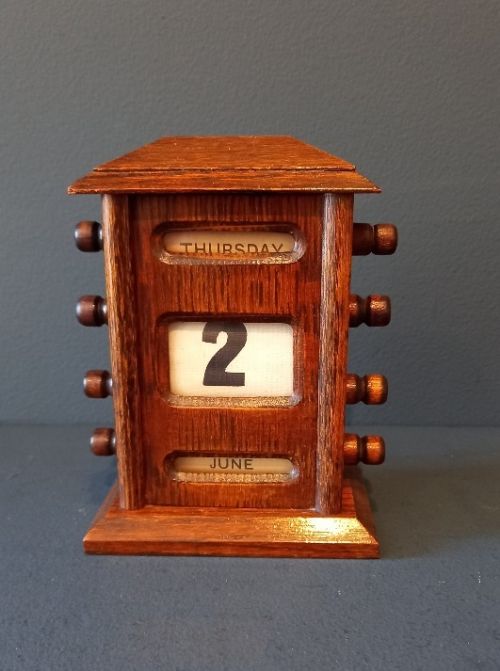 Small Edwardian Desk Top Perpetual Calendar