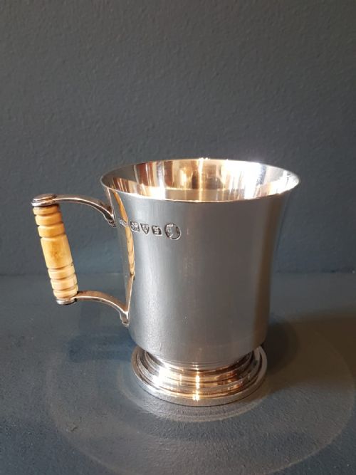 Fine Quality Silver Mug