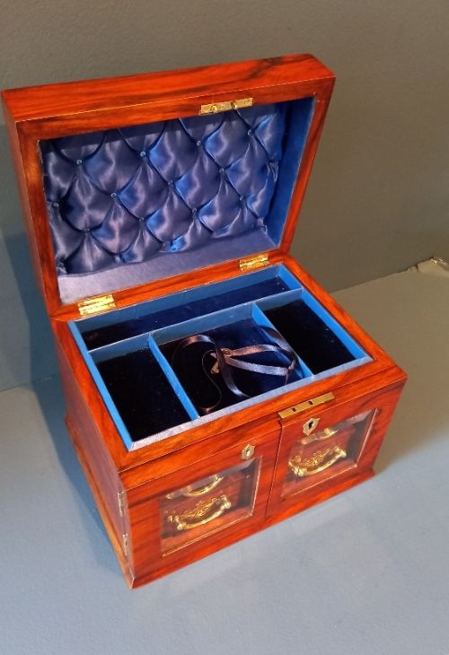 Superb Victorian Figured Walnut Jewellery Box