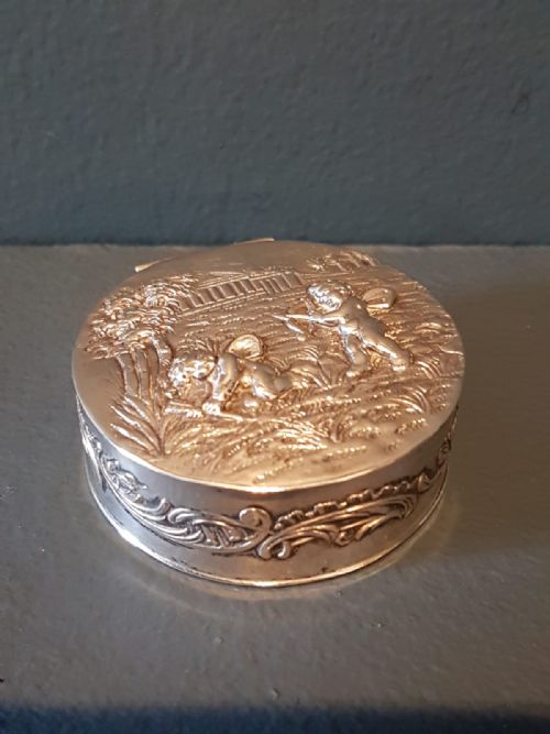 Victorian Embossed Silver Table Snuff Box