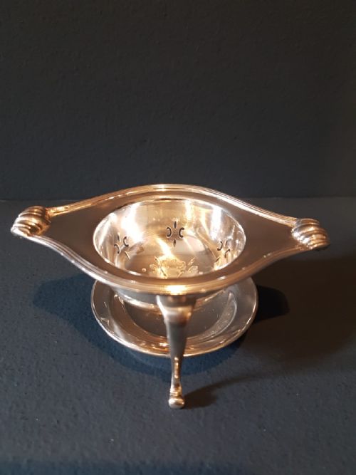 Fine Quality Silver Tea Strainer and Stand