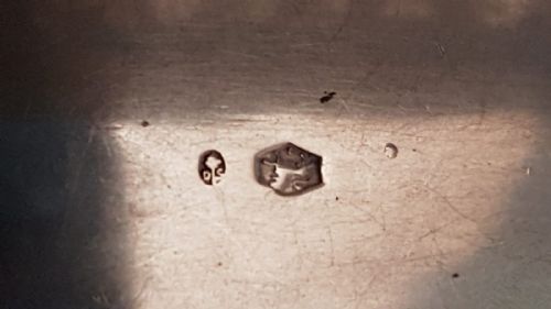 FINE QUALITY VICTORIAN SILVER TABLE BOX - ADDITIONAL PHOTO 4
