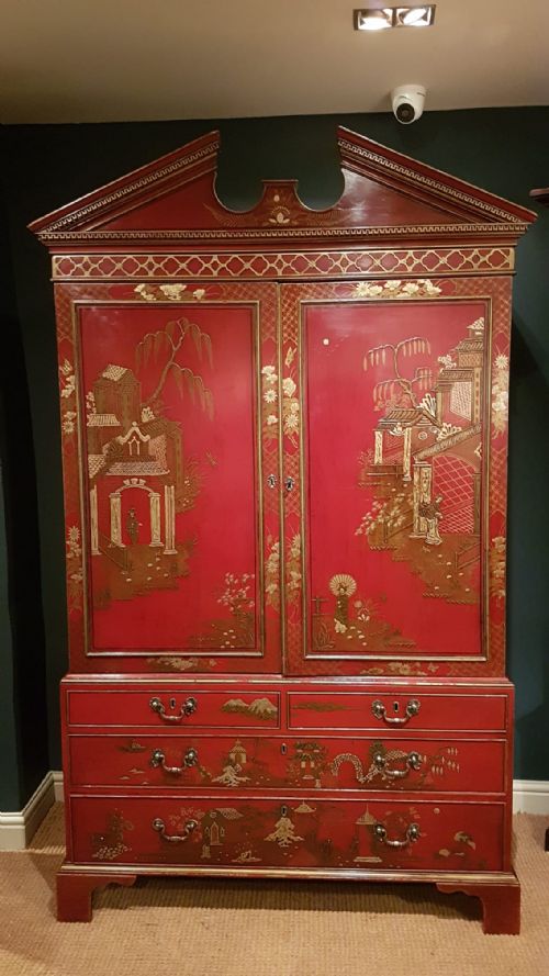 George III Chinoiserie Decorated Press Robe