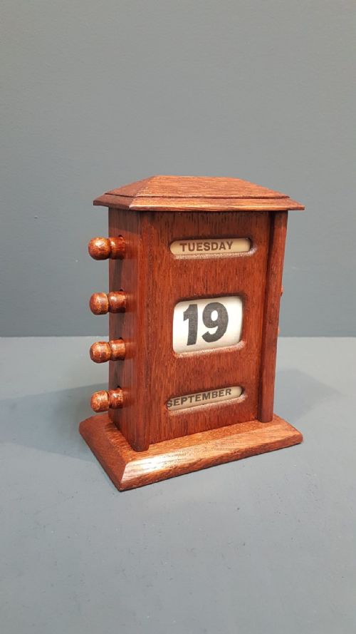 Edwardian Oak Perpetual Desk Calendar