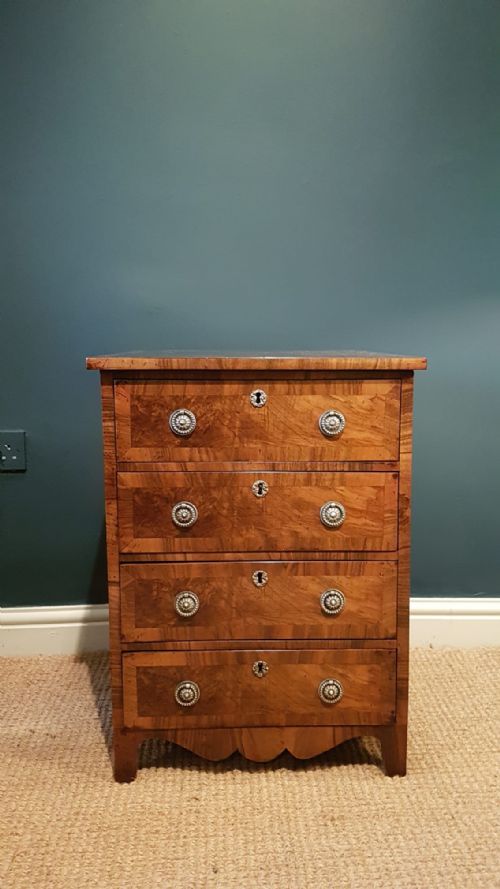 Small Victorian Burr Walnut Chest of Drawers