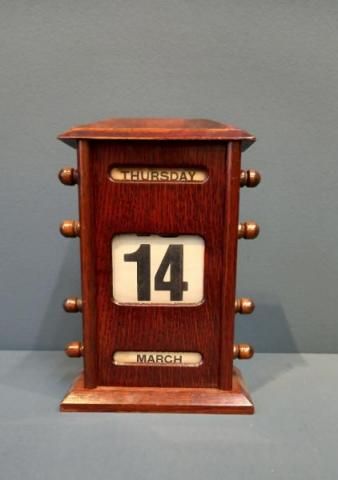 Edwardian Oak Perpetual Desk Calendar