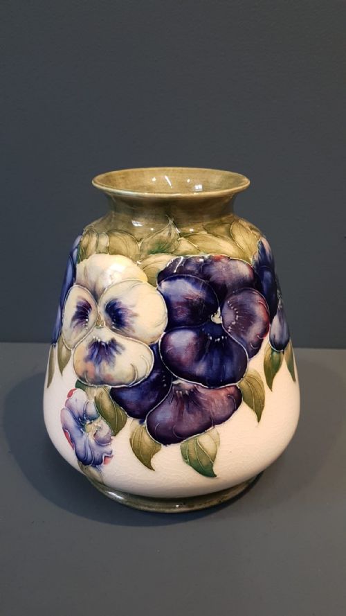 Superb Mcintyre Moorcroft Pansy on White Vase