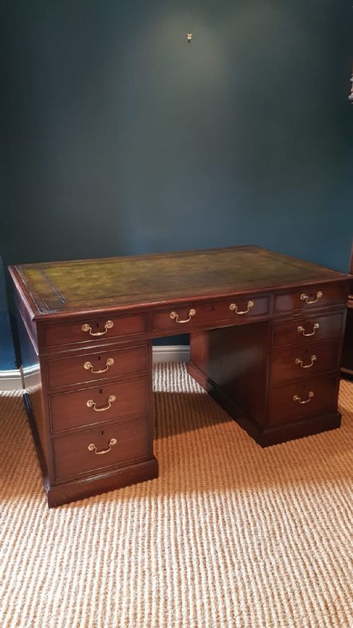 Superb Mahogany Pedestal Desk