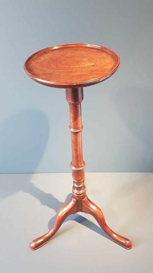 Fine Quality George II Mahogany Candle Table