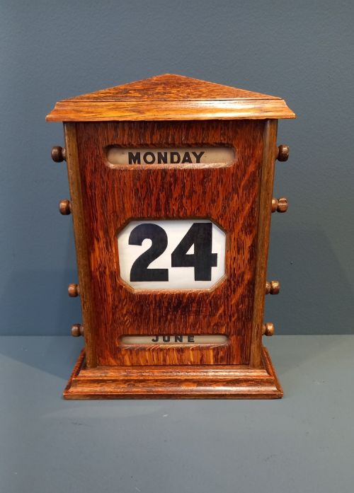 Large Edwardian Oak Perpetual Desk Calendar