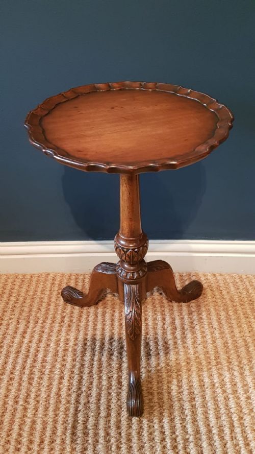 Quality Victorian Walnut Wine Table