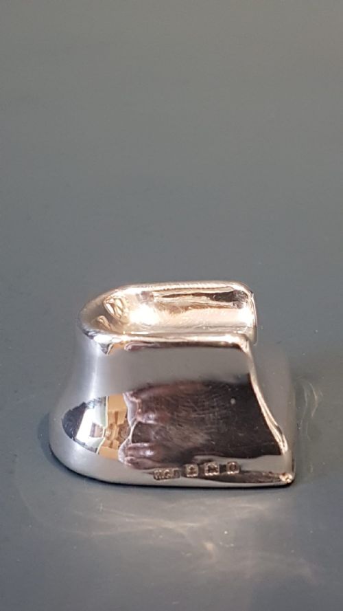 Solid Silver Nail Manicurists Finger Rest