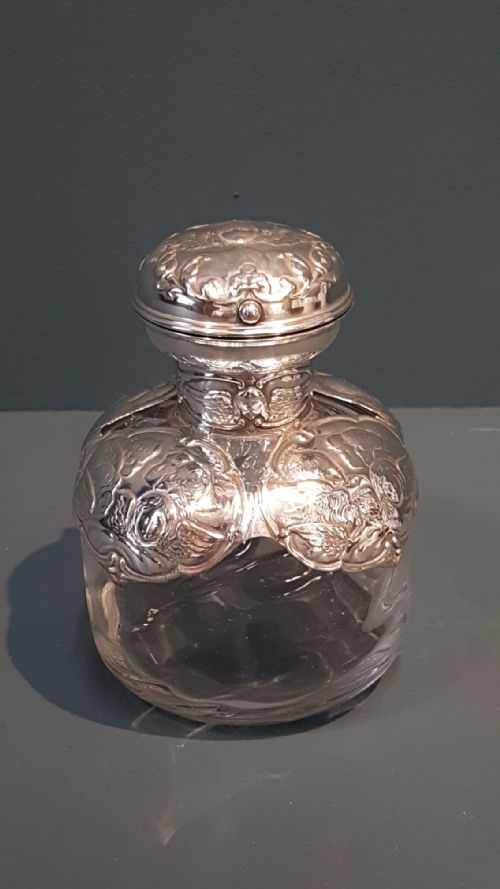 Outstanding Quality Scent Bottle by William Comyns