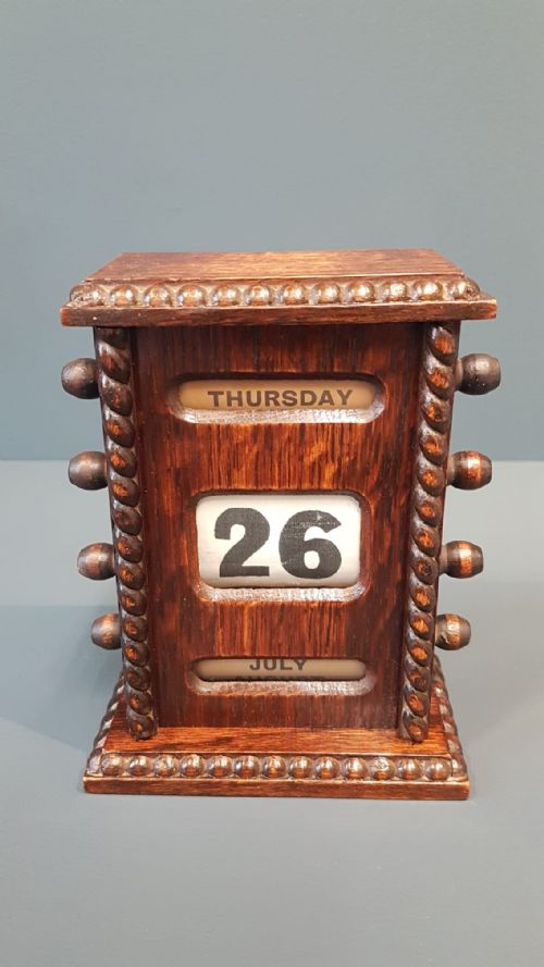 Edwardian Oak Perpetual Desk Calendar