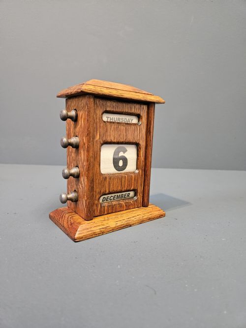 Edwardian Oak Perpetual Desk Calendar
