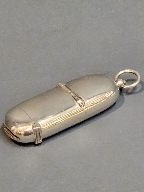 Victorian Silver Sovereign and Vesta Case