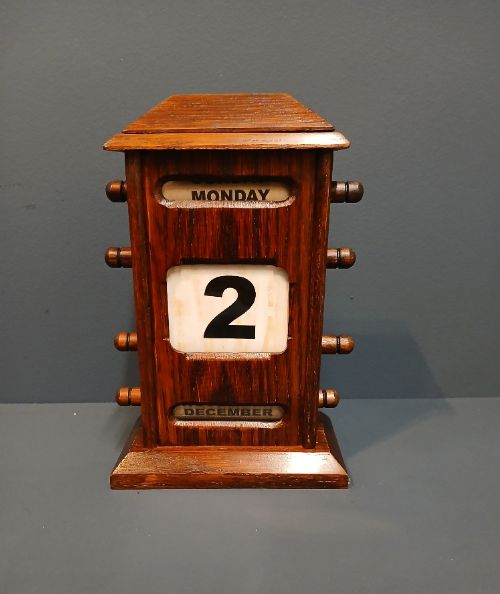 Edwardian Period Oak Perpetual Desk Calendar