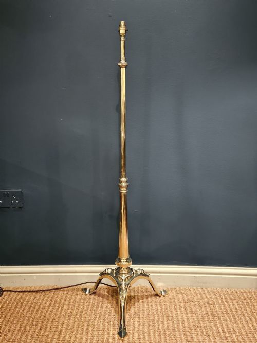 Quality Late Victorian Brass Standard Lamp