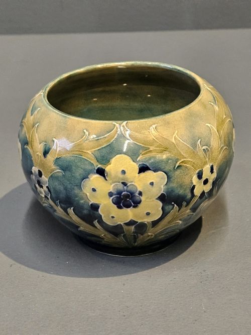 Superb Moorcroft Late Florian Vase