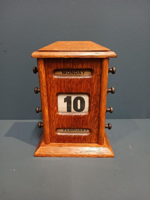 Edwardian Perpetual Golden Oak Desk Calendar