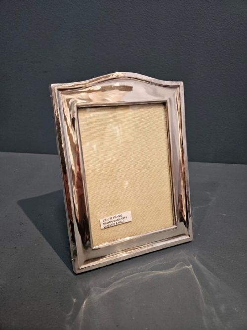 George V Arched Top Silver Frame