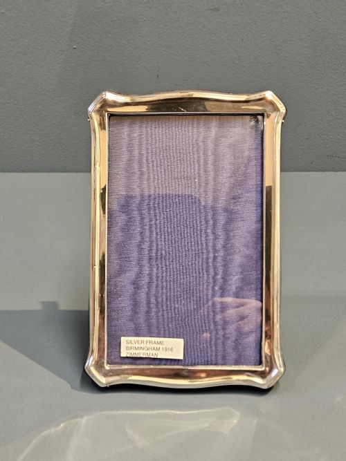 George V Silver Swept Edge Photo Frame