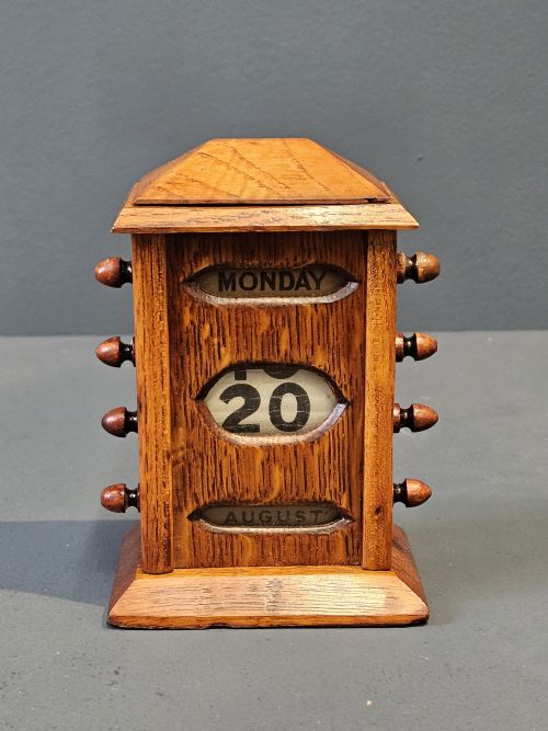Small Late Victorian Oak Perpetual Desk Calendar